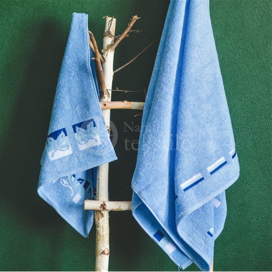 Cotton terry bath towel with leaves "SKY BLUE"